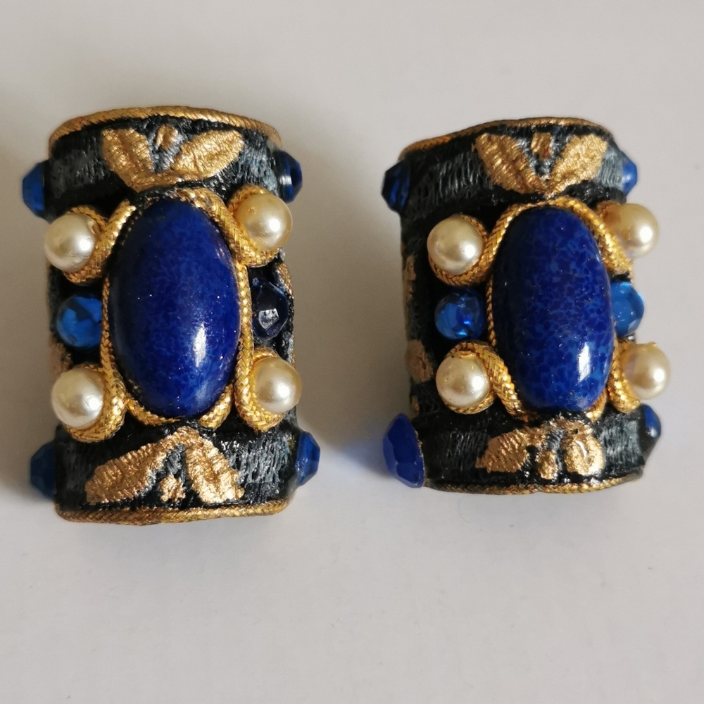 Pretty Vintage gold blue clip-on earring pearls
